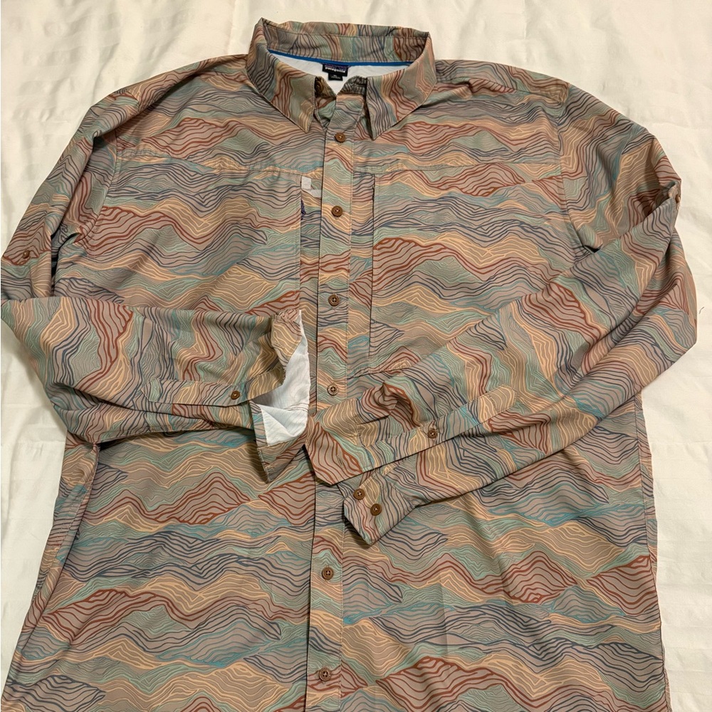 Patagonia Multicolor Wave Pattern Casual Button Down Fishing Shirt
